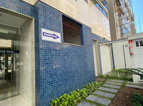 Apt na Praia do Morro,2 quadras do mar,com Garagem