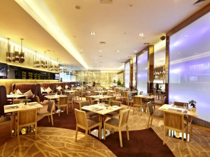 Guangzhou Pearl River International Hotel （Yijing Lu Metro Station）