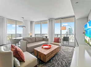 Sunny Balcony - Beautiful Stay for 2 With Ocean Views & Resort Amenities