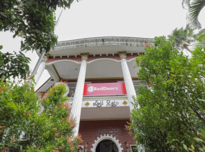 RedDoorz at Villa Puncak Tidar