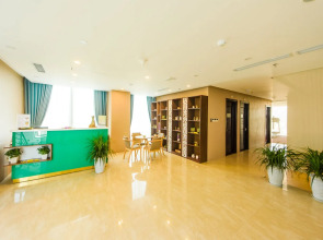 Yarra Ocean Suites Danang