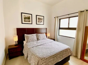 Modern 1 Bedroom Guesthouse - Free Bikes - Huge Patio - Gym - Pickleball Court