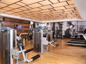 Al Jaddaf Rotana Suite Hotel