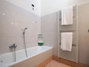 Afrodite Apartment With Jacuzzi by Wonderful Italy