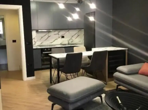 Tirent Apartment Komuna Parisit 1