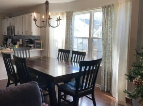 Zeek's Retreat 3 Bedroom Home by RedAwning