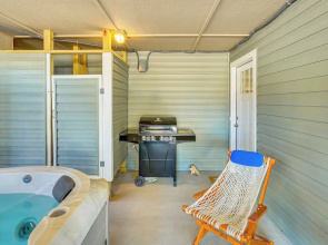 Walk to Beach: Apt w/ Private Hot Tub!