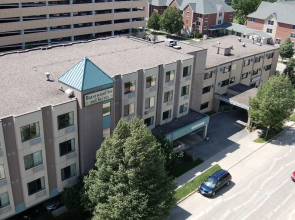 Brentwood Inn & Suites
