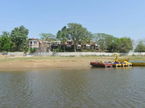 Saras Tourist Resort