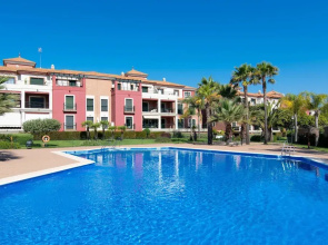 Golfside Stay for 5 Guests