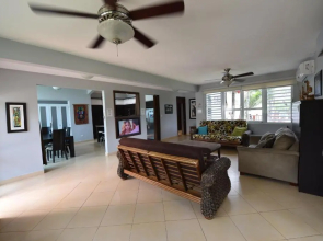 Isabela Villa sleeps 40, pool, Jacuzzi, BBQ, power plant, volley, pool table