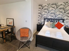 Charming Studio Rutland Point Holiday or Work