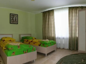 Postoyalyi Dvir