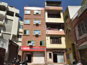 OYO 23296 Hotel Quality Time