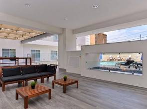 Holiday Inn Express & Suites San Diego - Mission Valley