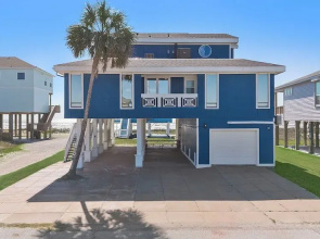 Captain's Manor by Ryson Vacation Rentals