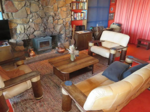 Moonya Lodge