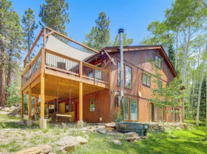 Home w/ Hot Tub: 5 Mi to Angel Fire Bike Park