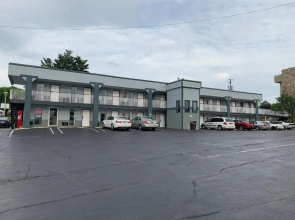 Royal Inn & Suites