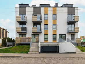 Stylish Apartment With Garage by Renters