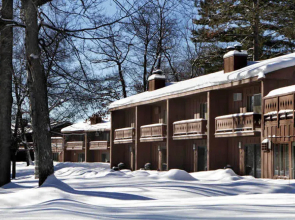 Lake Forest Resort & Club