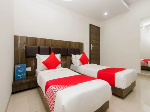 OYO 12043 Hotel Crystal Crown