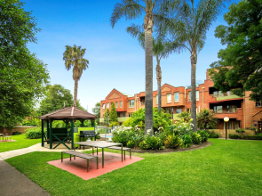 Comfort Apartments Royal Gardens