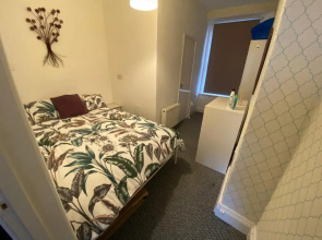 The Walnut Suite Lovely One Bedroom Flat in Stoke.