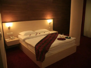 Van Royal Hotel