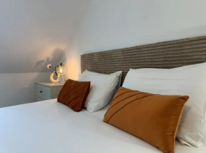 Modern Comfort in the Heart of Le Mans