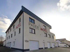 Pader Motel