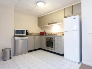 Surry Hills 1 Bedroom Apartment. in Convenient Location