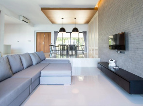 Sunshine Paradise Resort