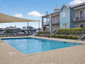 Serene 2-bed Apartment by the Canal