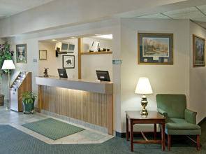 Americas Best Value Inn Tahquamenon Country