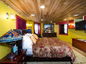 Stone Manor Boutique Inn