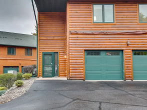 Lake Minocqua Condo w/ Shared Fire Pit!