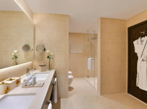 Отель Maitria Sukhumvit 18 Bangkok – A Chatrium Collection