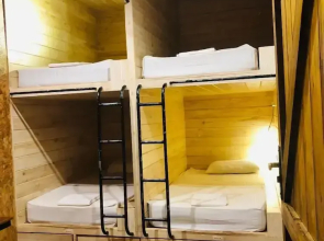Tuk Tuk Hostel