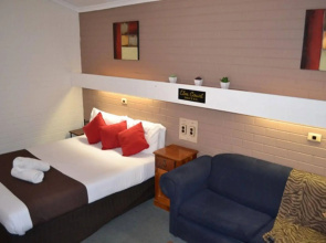 Elm Court Motel