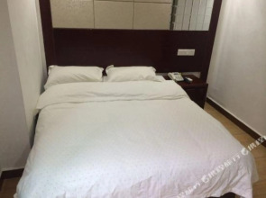 Home Inn Huaxuan Collection Hotel (Guangzhou Railway Station Clocks and Watches City)