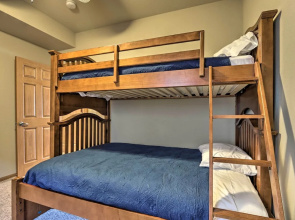 Pool Access & Boat Slip: Lake Ozark Condo!