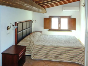 Apartment in Vada With Garden Furniture