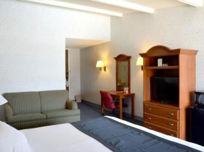 Travelodge by Wyndham Milwaukee