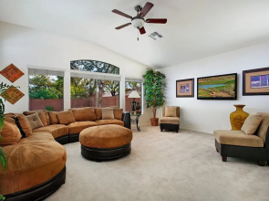 Near Great Shopping & Dining! Pool Table & Games!