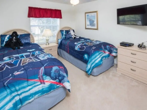 Games Room, Pool, Spa Large Pool Area! 5 Bedroom Home by RedAwning