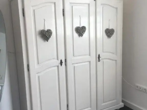 H&E Apartments