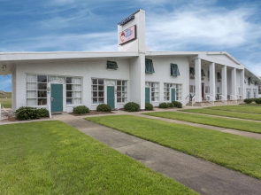 Days Inn by Wyndham Kill Devil Hills Oceanfront - Wilbur
