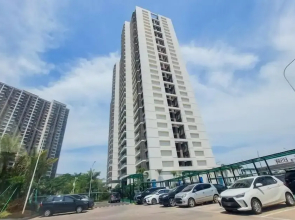 Spacious and Good Location 3BR at Sky House BSD Apartment