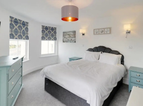 Master accommodation suite 7 sea view